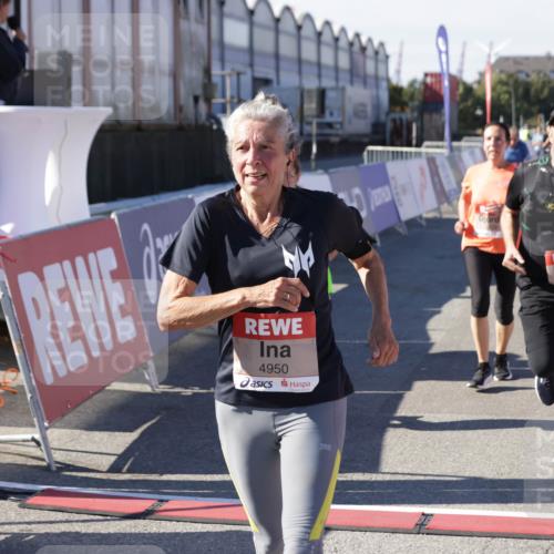 03.10.2025 - Köhlbrandbrückenlauf Jannik Wohlers http://msf.ph/oto/9081846 03.10.2025 13:18:07 Ziel 4333, 4366, 4472, 4473, 4620, 4661, 4682, 4950, 5209, 5454, 6310, 6326, 6633, 6634 meine-sportfotos.de