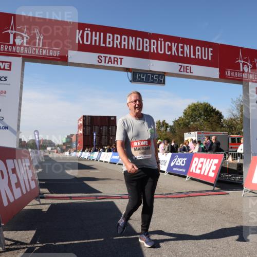 03.10.2025 - Köhlbrandbrückenlauf Lena Gebhardt http://msf.ph/oto/9081847 03.10.2025 13:47:54 Ziel 4980 meine-sportfotos.de