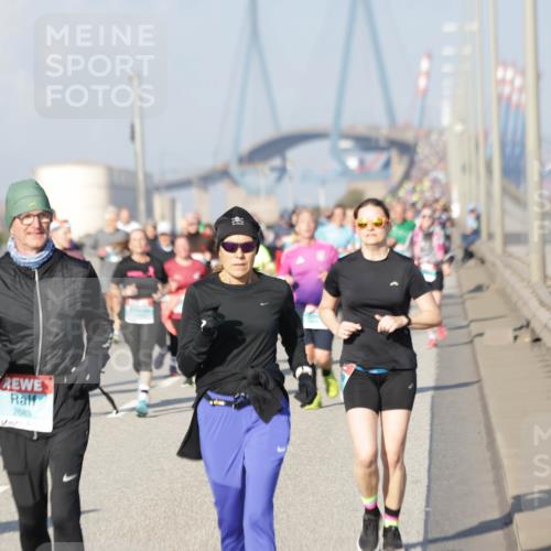 03.10.2025 - Köhlbrandbrückenlauf Jannik Wohlers http://msf.ph/oto/9081862 03.10.2025 10:04:56 Position 3 2683 meine-sportfotos.de