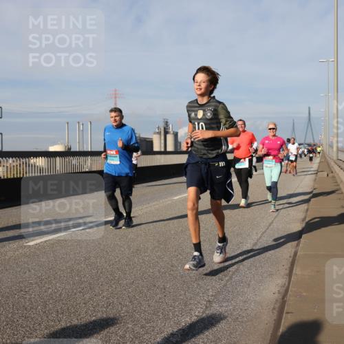 03.10.2025 - Köhlbrandbrückenlauf Lena Gebhardt http://msf.ph/oto/9081903 03.10.2025 10:04:22 Position 2  meine-sportfotos.de