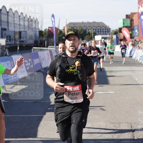 03.10.2025 - Köhlbrandbrückenlauf Jannik Wohlers http://msf.ph/oto/9081919 03.10.2025 13:18:07 Ziel 4333, 4366, 4472, 4473, 4620, 4661, 4682, 4950, 5209, 5454, 6310, 6326, 6633, 6634 meine-sportfotos.de