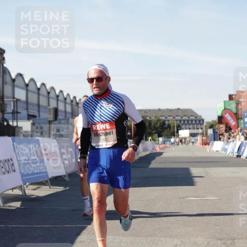 03.10.2025 - Köhlbrandbrückenlauf Jannik Wohlers http://msf.ph/oto/9081941 03.10.2025 12:50:57 Ziel 4072, 6216, 6552 meine-sportfotos.de