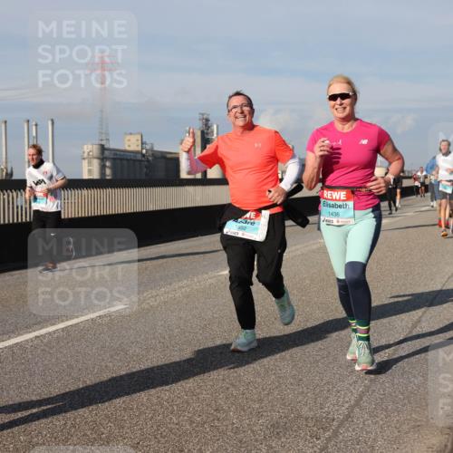 03.10.2025 - Köhlbrandbrückenlauf Lena Gebhardt http://msf.ph/oto/9081947 03.10.2025 10:04:24 Position 2 1552, 1436 meine-sportfotos.de