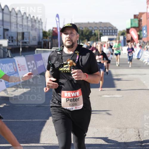 03.10.2025 - Köhlbrandbrückenlauf Jannik Wohlers http://msf.ph/oto/9081950 03.10.2025 13:18:08 Ziel 4333, 4366, 4472, 4473, 4620, 4661, 4682, 4950, 5209, 5454, 6310, 6326, 6633, 6634 meine-sportfotos.de