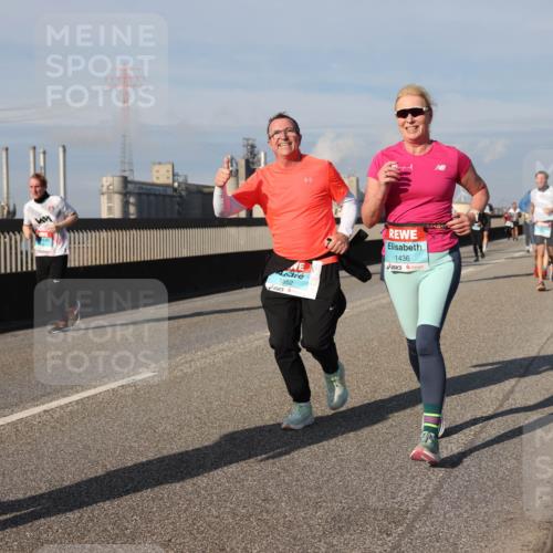 03.10.2025 - Köhlbrandbrückenlauf Lena Gebhardt http://msf.ph/oto/9081957 03.10.2025 10:04:24 Position 2 1436, 1552 meine-sportfotos.de