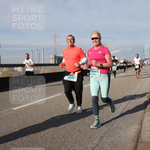 03.10.2025 - Köhlbrandbrückenlauf Lena Gebhardt http://msf.ph/oto/9081982 03.10.2025 10:04:24 Position 2 1552, 1436 meine-sportfotos.de