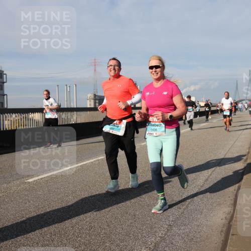 03.10.2025 - Köhlbrandbrückenlauf Lena Gebhardt http://msf.ph/oto/9081994 03.10.2025 10:04:24 Position 2 1552, 1436 meine-sportfotos.de