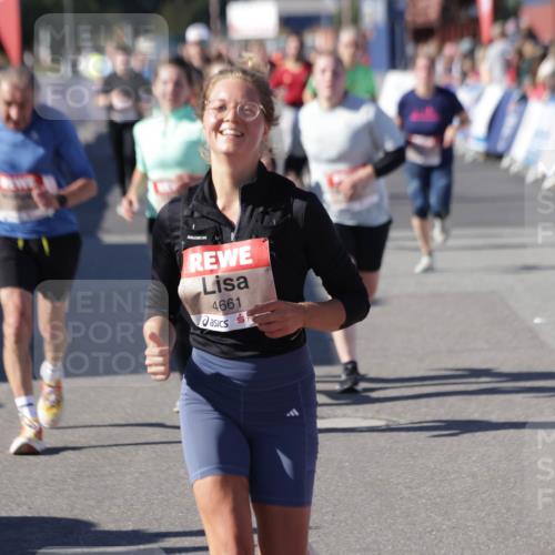 03.10.2025 - Köhlbrandbrückenlauf Jannik Wohlers http://msf.ph/oto/9081997 03.10.2025 13:18:10 Ziel 4472, 4473, 4581, 4600, 4620, 4661, 4682, 4950, 5209, 5454, 6310, 6326, 6633, 6634 meine-sportfotos.de
