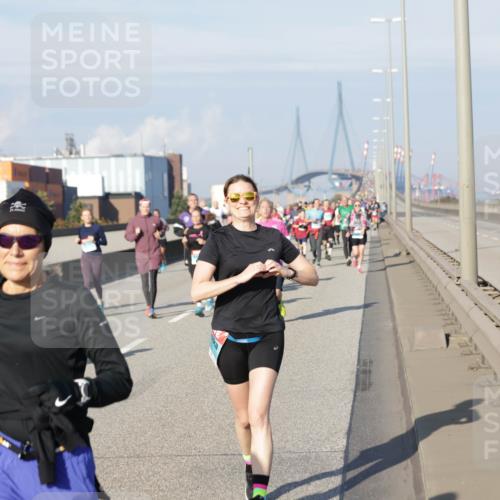 03.10.2025 - Köhlbrandbrückenlauf Jannik Wohlers http://msf.ph/oto/9082000 03.10.2025 10:05:00 Position 3  meine-sportfotos.de