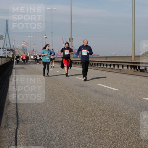 03.10.2025 - Köhlbrandbrückenlauf Fabian Wolf http://msf.ph/oto/9082004 03.10.2025 10:18:29 Position 3  meine-sportfotos.de