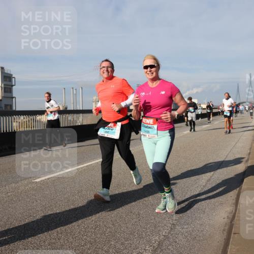 03.10.2025 - Köhlbrandbrückenlauf Lena Gebhardt http://msf.ph/oto/9082016 03.10.2025 10:04:24 Position 2 1552, 1436 meine-sportfotos.de