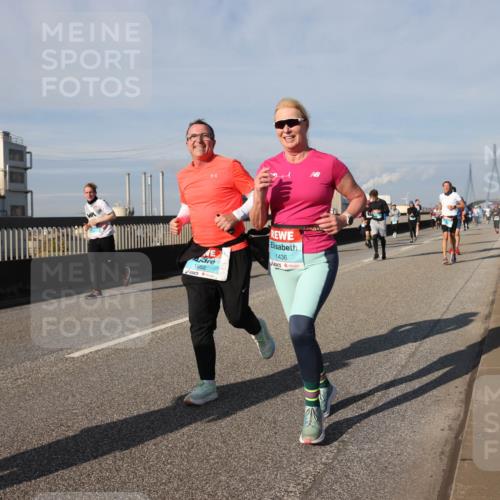 03.10.2025 - Köhlbrandbrückenlauf Lena Gebhardt http://msf.ph/oto/9082021 03.10.2025 10:04:24 Position 2 1552, 1436 meine-sportfotos.de