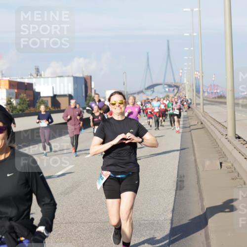 03.10.2025 - Köhlbrandbrückenlauf Jannik Wohlers http://msf.ph/oto/9082022 03.10.2025 10:05:00 Position 3  meine-sportfotos.de