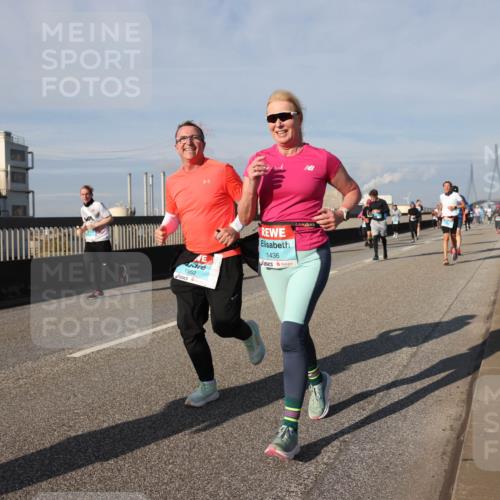 03.10.2025 - Köhlbrandbrückenlauf Lena Gebhardt http://msf.ph/oto/9082030 03.10.2025 10:04:24 Position 2 1436, 1552 meine-sportfotos.de