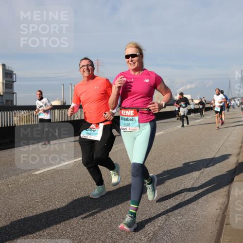 03.10.2025 - Köhlbrandbrückenlauf Lena Gebhardt http://msf.ph/oto/9082034 03.10.2025 10:04:24 Position 2 1552, 1436 meine-sportfotos.de