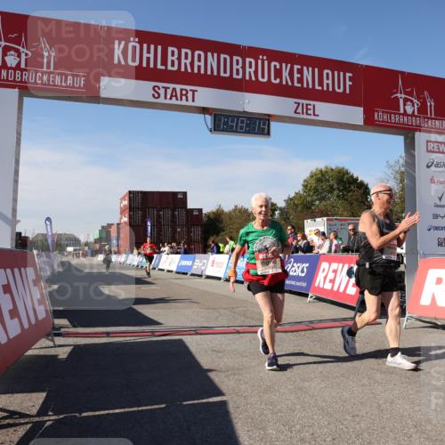 03.10.2025 - Köhlbrandbrückenlauf Lena Gebhardt http://msf.ph/oto/9082080 03.10.2025 13:48:15 Ziel 4824, 5735, 6164, 6165 meine-sportfotos.de
