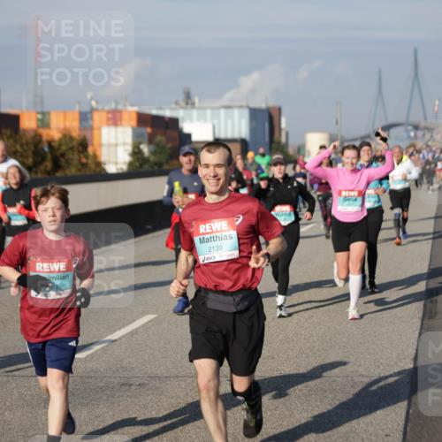 03.10.2025 - Köhlbrandbrückenlauf Jannik Wohlers http://msf.ph/oto/9082085 03.10.2025 10:05:15 Position 3 2139 meine-sportfotos.de