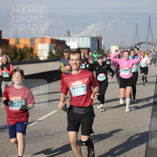 03.10.2025 - Köhlbrandbrückenlauf Jannik Wohlers http://msf.ph/oto/9082091 03.10.2025 10:05:15 Position 3 9141, 2139 meine-sportfotos.de