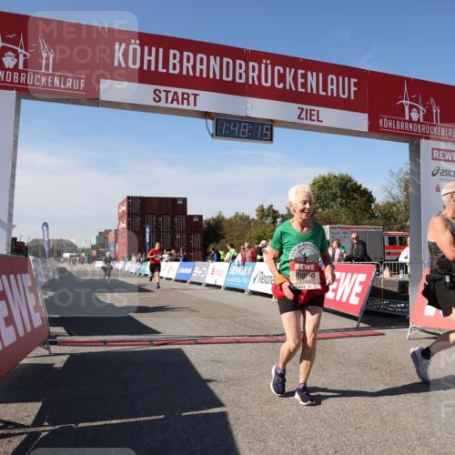03.10.2025 - Köhlbrandbrückenlauf Lena Gebhardt http://msf.ph/oto/9082093 03.10.2025 13:48:15 Ziel 4824, 5735, 6164, 6165 meine-sportfotos.de