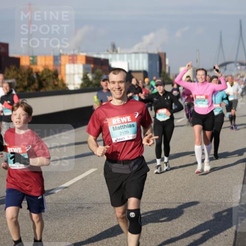 03.10.2025 - Köhlbrandbrückenlauf Jannik Wohlers http://msf.ph/oto/9082098 03.10.2025 10:05:15 Position 3 2139 meine-sportfotos.de