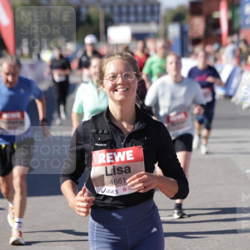 03.10.2025 - Köhlbrandbrückenlauf Jannik Wohlers http://msf.ph/oto/9082108 03.10.2025 13:18:10 Ziel 4472, 4473, 4581, 4600, 4620, 4661, 4682, 4950, 5209, 5454, 6310, 6326, 6633, 6634 meine-sportfotos.de