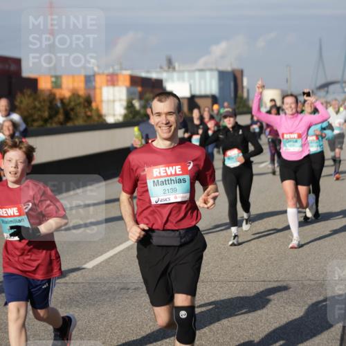 03.10.2025 - Köhlbrandbrückenlauf Jannik Wohlers http://msf.ph/oto/9082109 03.10.2025 10:05:15 Position 3 2139 meine-sportfotos.de