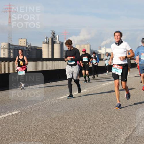 03.10.2025 - Köhlbrandbrückenlauf Lena Gebhardt http://msf.ph/oto/9082110 03.10.2025 10:04:26 Position 2 2319 meine-sportfotos.de