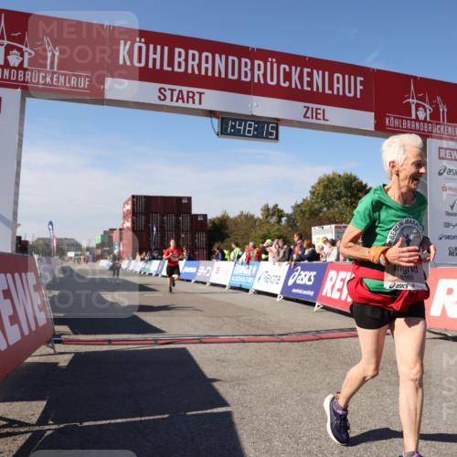 03.10.2025 - Köhlbrandbrückenlauf Lena Gebhardt http://msf.ph/oto/9082112 03.10.2025 13:48:15 Ziel 4824, 5735, 6164, 6165 meine-sportfotos.de