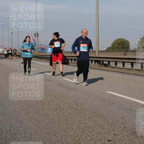 03.10.2025 - Köhlbrandbrückenlauf Fabian Wolf http://msf.ph/oto/9082127 03.10.2025 10:18:32 Position 3 3, 3517 meine-sportfotos.de