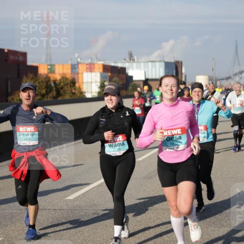 03.10.2025 - Köhlbrandbrückenlauf Jannik Wohlers http://msf.ph/oto/9082162 03.10.2025 10:05:17 Position 3 1976, 2114, 1977 meine-sportfotos.de