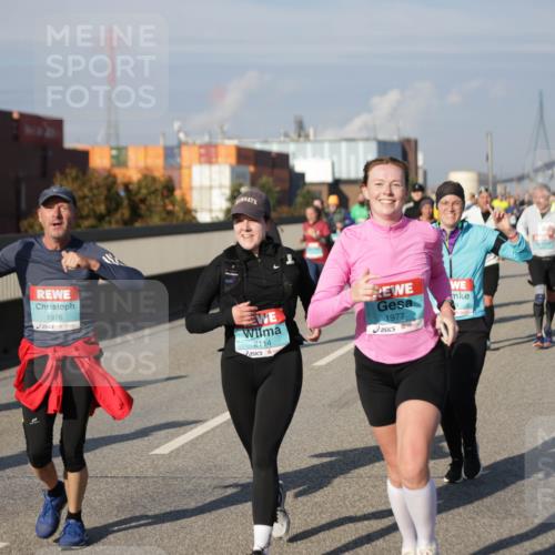 03.10.2025 - Köhlbrandbrückenlauf Jannik Wohlers http://msf.ph/oto/9082168 03.10.2025 10:05:17 Position 3 1976, 2114, 1977 meine-sportfotos.de