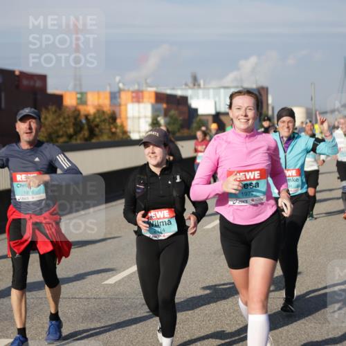 03.10.2025 - Köhlbrandbrückenlauf Jannik Wohlers http://msf.ph/oto/9082178 03.10.2025 10:05:17 Position 3 1976, 04, 2114, 1977 meine-sportfotos.de