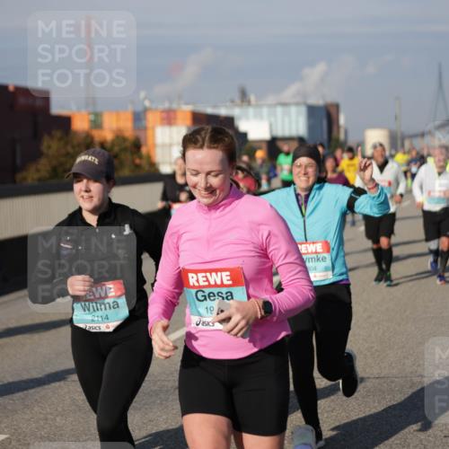 03.10.2025 - Köhlbrandbrückenlauf Jannik Wohlers http://msf.ph/oto/9082205 03.10.2025 10:05:18 Position 3 1976, 2114, 19, 304 meine-sportfotos.de
