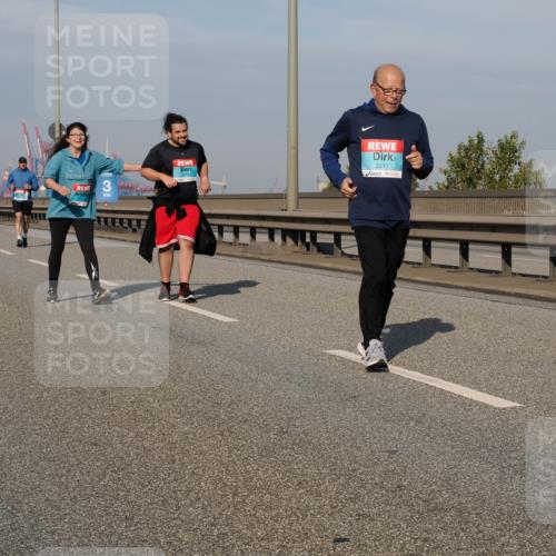 03.10.2025 - Köhlbrandbrückenlauf Fabian Wolf http://msf.ph/oto/9082218 03.10.2025 10:18:33 Position 3 2179, 3517 meine-sportfotos.de