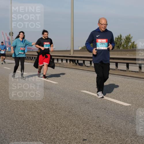 03.10.2025 - Köhlbrandbrückenlauf Fabian Wolf http://msf.ph/oto/9082230 03.10.2025 10:18:33 Position 3 2179, 3517 meine-sportfotos.de