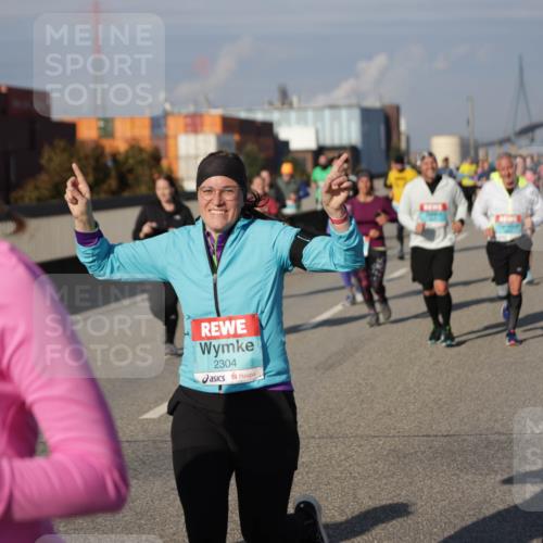 03.10.2025 - Köhlbrandbrückenlauf Jannik Wohlers http://msf.ph/oto/9082238 03.10.2025 10:05:18 Position 3 2304 meine-sportfotos.de