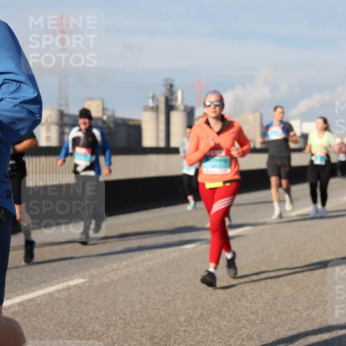 03.10.2025 - Köhlbrandbrückenlauf Lena Gebhardt http://msf.ph/oto/9082264 03.10.2025 10:04:31 Position 2  meine-sportfotos.de
