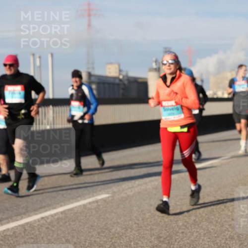 03.10.2025 - Köhlbrandbrückenlauf Lena Gebhardt http://msf.ph/oto/9082298 03.10.2025 10:04:31 Position 2  meine-sportfotos.de