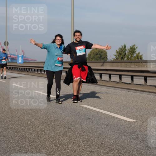 03.10.2025 - Köhlbrandbrückenlauf Fabian Wolf http://msf.ph/oto/9082329 03.10.2025 10:18:36 Position 3 3, 3, 2179, 2178 meine-sportfotos.de