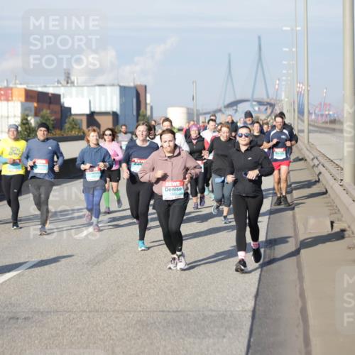 03.10.2025 - Köhlbrandbrückenlauf Jannik Wohlers http://msf.ph/oto/9082338 03.10.2025 10:05:30 Position 3 1999 meine-sportfotos.de