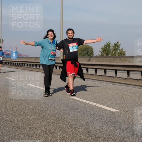 03.10.2025 - Köhlbrandbrückenlauf Fabian Wolf http://msf.ph/oto/9082340 03.10.2025 10:18:36 Position 3 3, 2178, 2179 meine-sportfotos.de