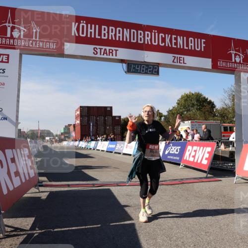 03.10.2025 - Köhlbrandbrückenlauf Lena Gebhardt http://msf.ph/oto/9082354 03.10.2025 13:48:23 Ziel 4824, 5735, 6164, 6165 meine-sportfotos.de