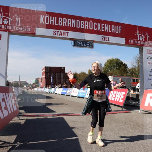03.10.2025 - Köhlbrandbrückenlauf Lena Gebhardt http://msf.ph/oto/9082362 03.10.2025 13:48:23 Ziel 4824, 5735, 6164, 6165 meine-sportfotos.de