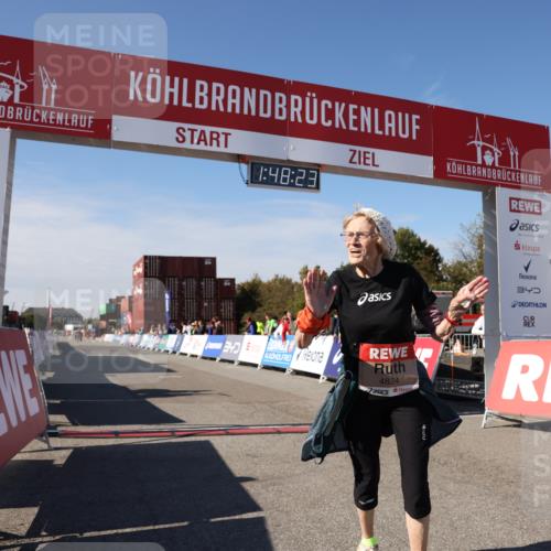 03.10.2025 - Köhlbrandbrückenlauf Lena Gebhardt http://msf.ph/oto/9082371 03.10.2025 13:48:23 Ziel 4824, 5735, 6164, 6165 meine-sportfotos.de