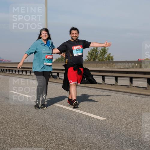 03.10.2025 - Köhlbrandbrückenlauf Fabian Wolf http://msf.ph/oto/9082386 03.10.2025 10:18:37 Position 3 3, 2178, 2179 meine-sportfotos.de