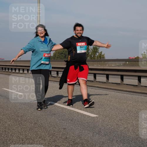 03.10.2025 - Köhlbrandbrückenlauf Fabian Wolf http://msf.ph/oto/9082406 03.10.2025 10:18:37 Position 3 3, 2178, 2179 meine-sportfotos.de
