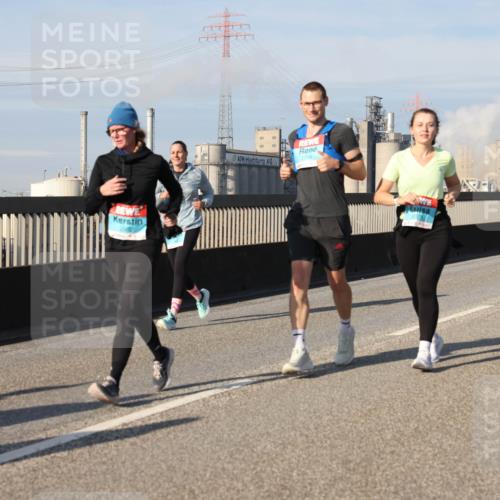 03.10.2025 - Köhlbrandbrückenlauf Lena Gebhardt http://msf.ph/oto/9082421 03.10.2025 10:04:33 Position 2 2324 meine-sportfotos.de