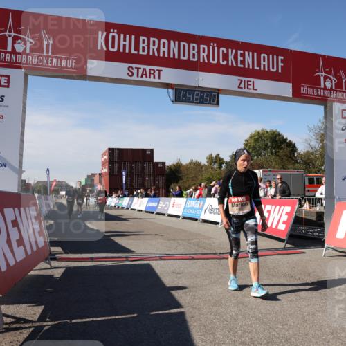 03.10.2025 - Köhlbrandbrückenlauf Lena Gebhardt http://msf.ph/oto/9082476 03.10.2025 13:48:50 Ziel 4157, 5216, 5497, 5581 meine-sportfotos.de