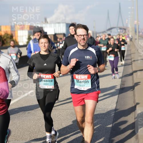 03.10.2025 - Köhlbrandbrückenlauf Jannik Wohlers http://msf.ph/oto/9082481 03.10.2025 10:05:37 Position 3 2028, 3660, 3151 meine-sportfotos.de