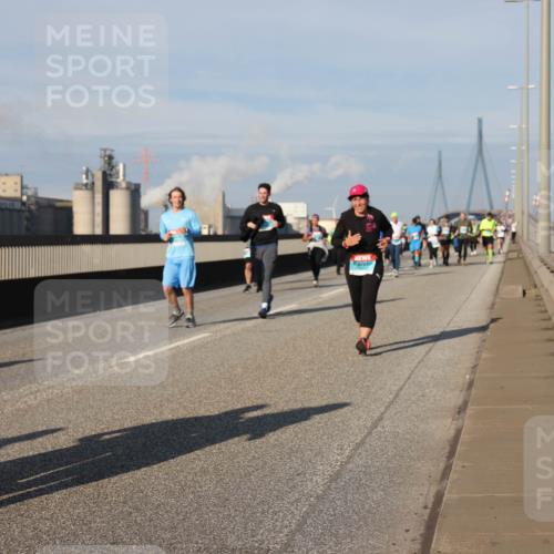 03.10.2025 - Köhlbrandbrückenlauf Lena Gebhardt http://msf.ph/oto/9082495 03.10.2025 10:04:35 Position 2  meine-sportfotos.de